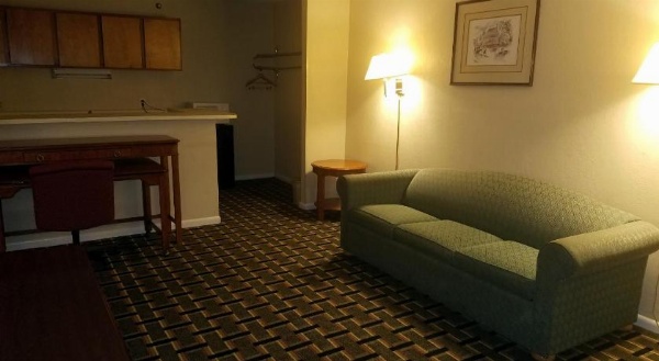 Americas Best Value Inn Winnsboro image 13