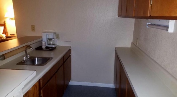 Americas Best Value Inn Winnsboro image 15
